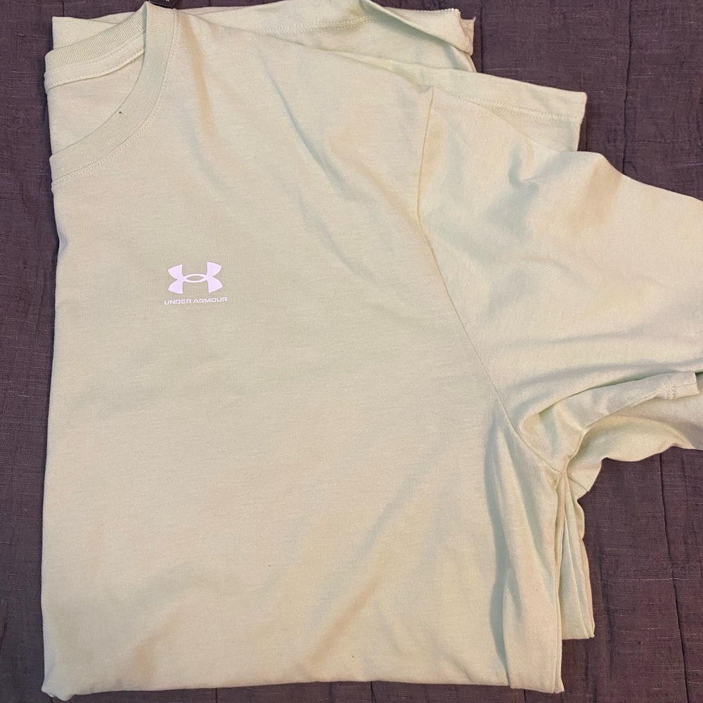 Under Armour women’s oversized T shirt